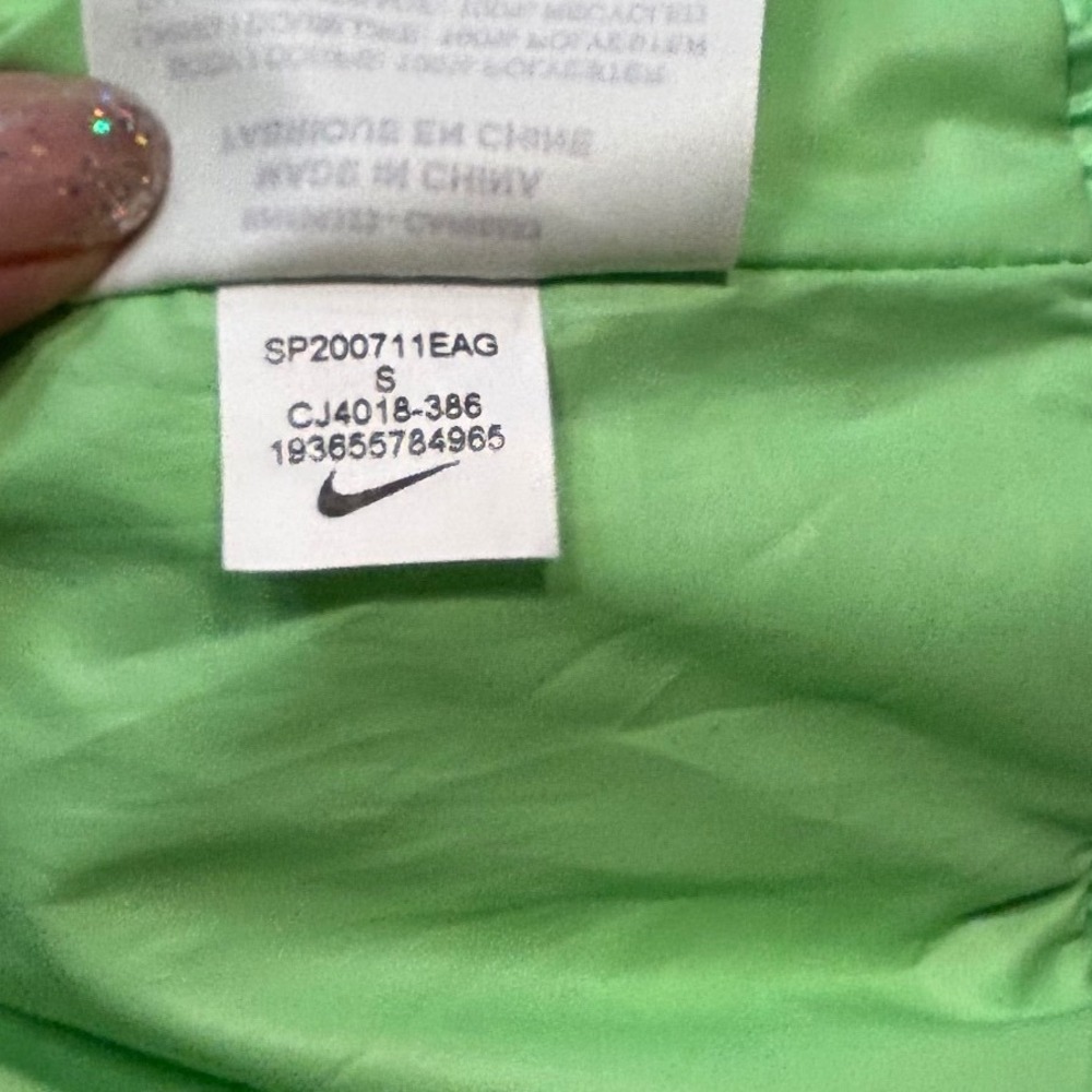 Nike City Ready Womens Cropped Puffer Vest Only Lime Green CJ4018-386 Size Small - Picture 6 of 7